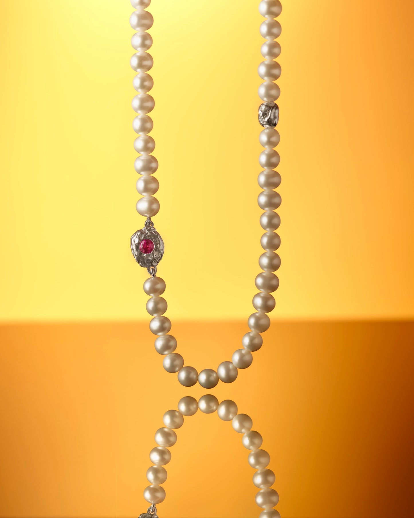 Freshwater Pearl Necklace x Silver Sapphire Link