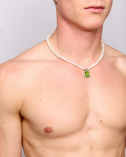 Glass Pearl Necklace x Olive Green Pendant