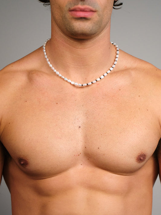 Mono Pearl Necklace