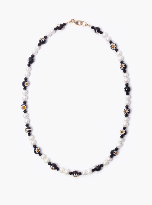 Freshwater Pearl x Daisy Necklace