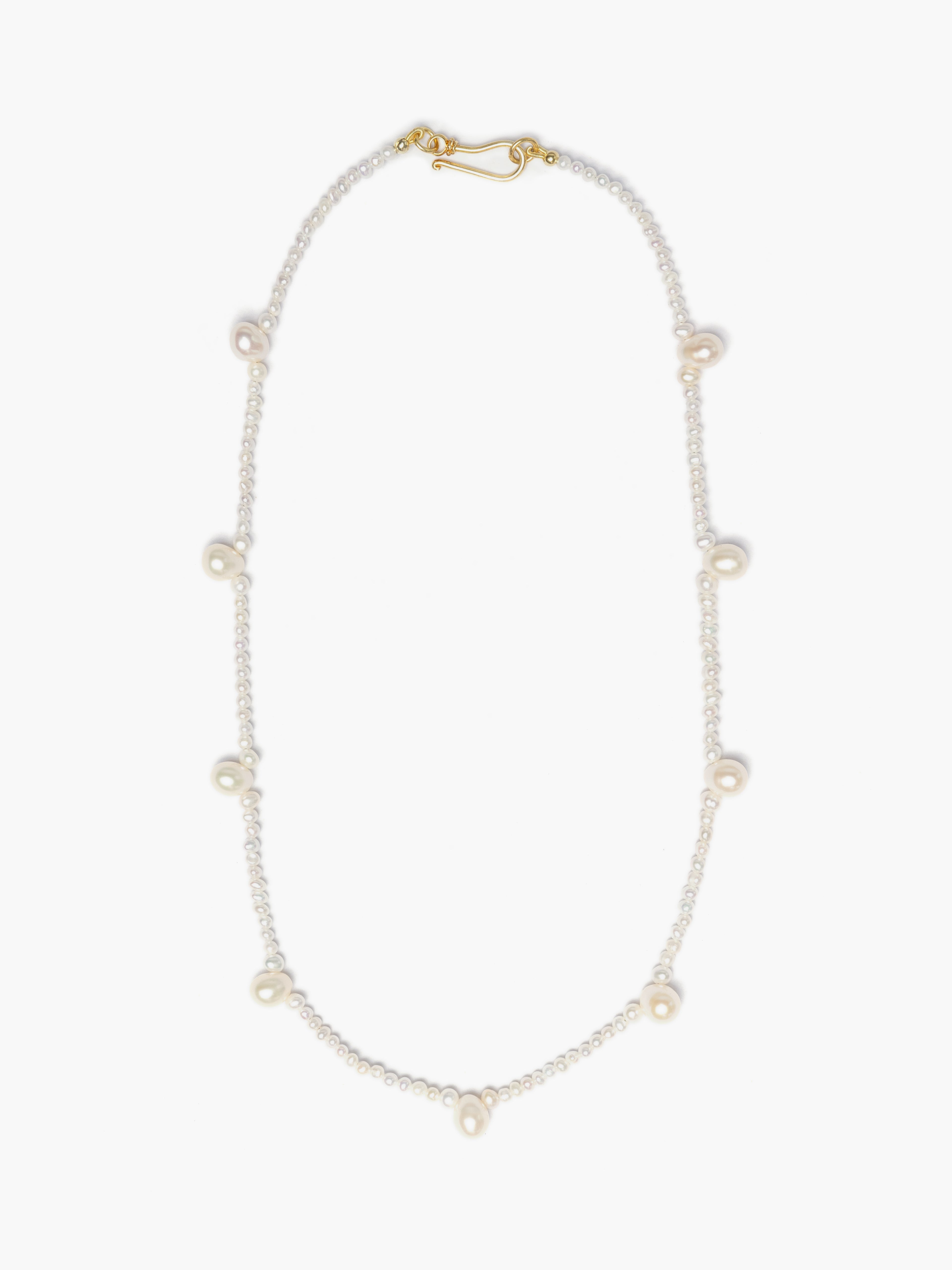 Dainty Freshwater Pearl Necklace with Side Pearls