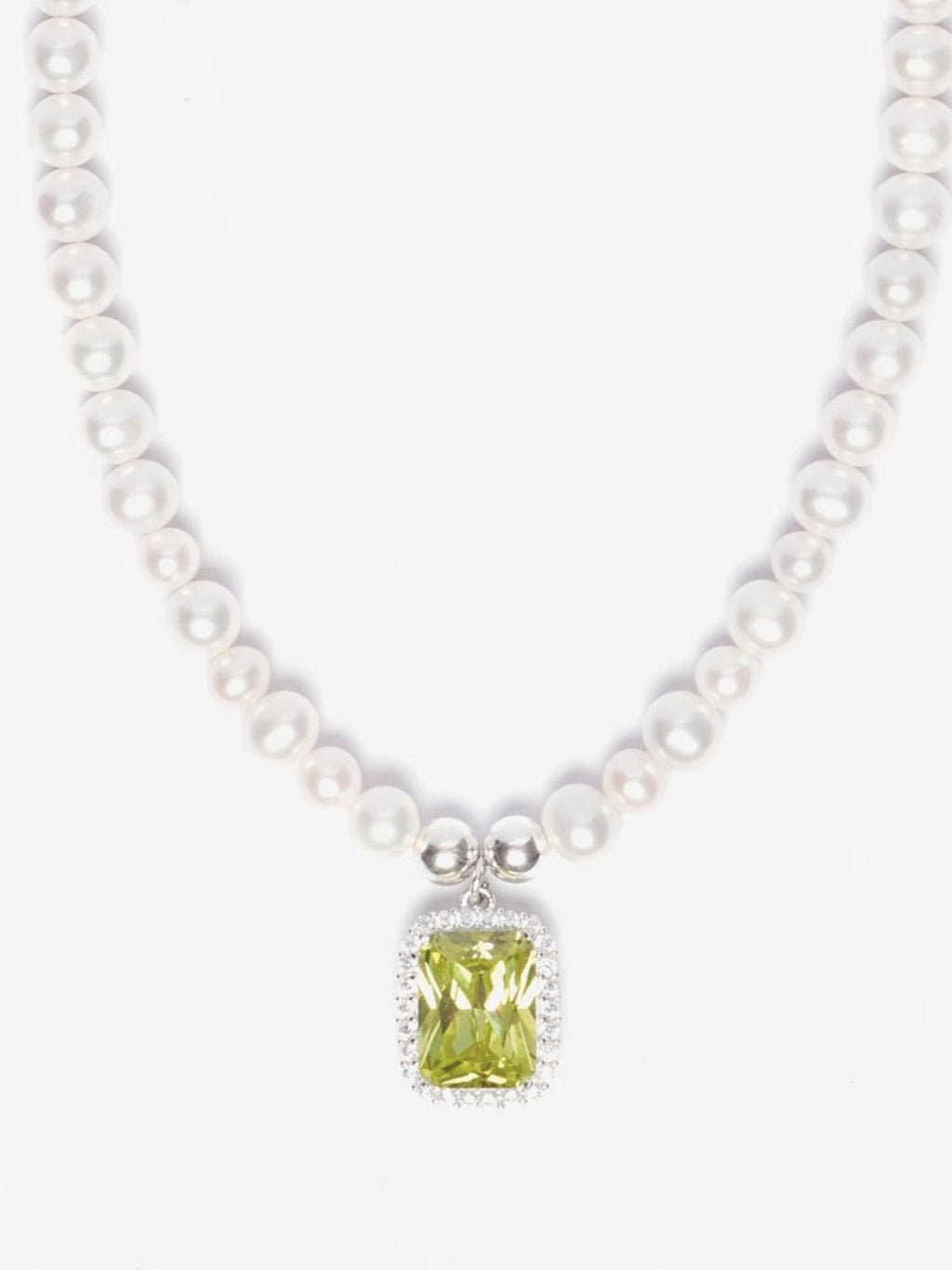Glass Pearl Necklace x Olive Green Pendant