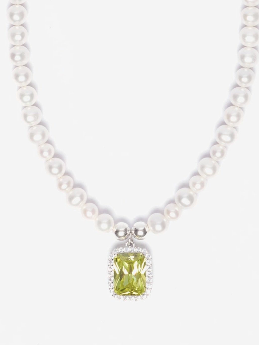 Glass Pearl Necklace x Olive Green Pendant