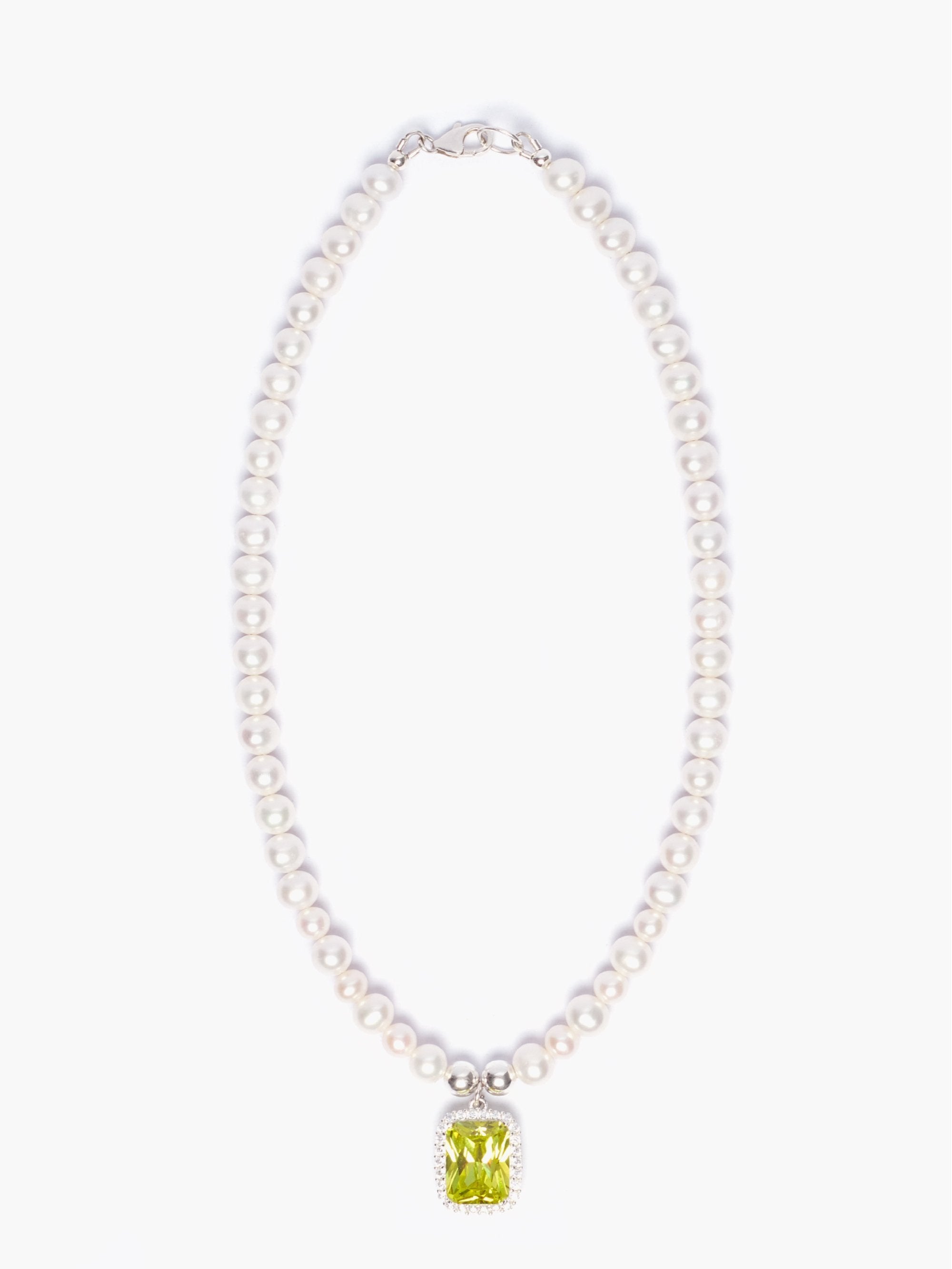 Glass Pearl Necklace x Olive Green Pendant