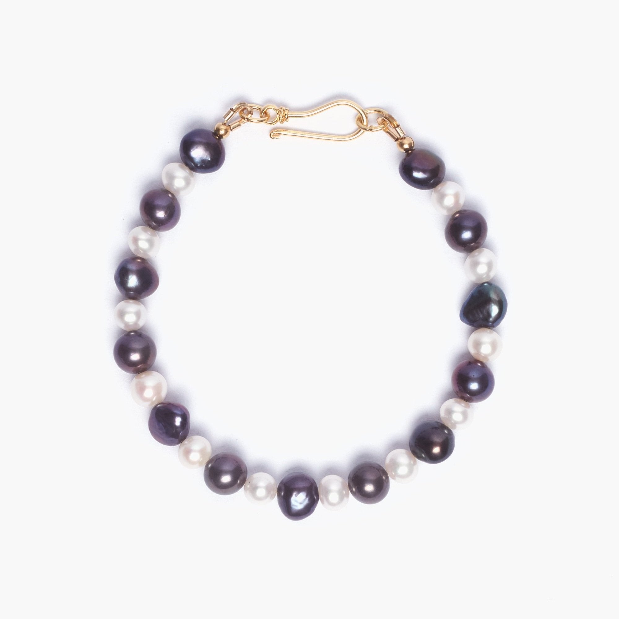 Black & White Freshwater Pearl Bracelet